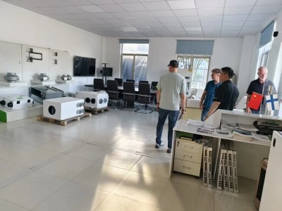 Buitenlandse klanten bezochten Enchoy (Suzhou) Ventilation System Co., Ltd., ...
